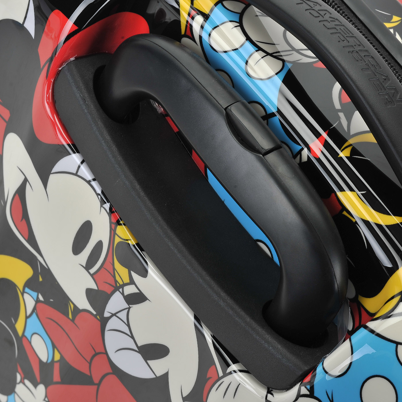 Чемодан на колесах American Tourister Disney Legends