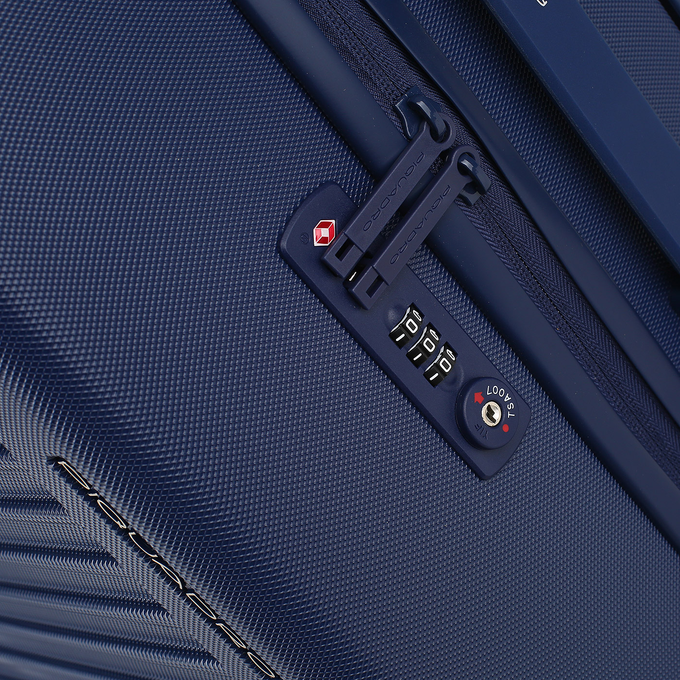 Чемодан средний M из поликарбоната с кодовым замком Piquadro Seeker