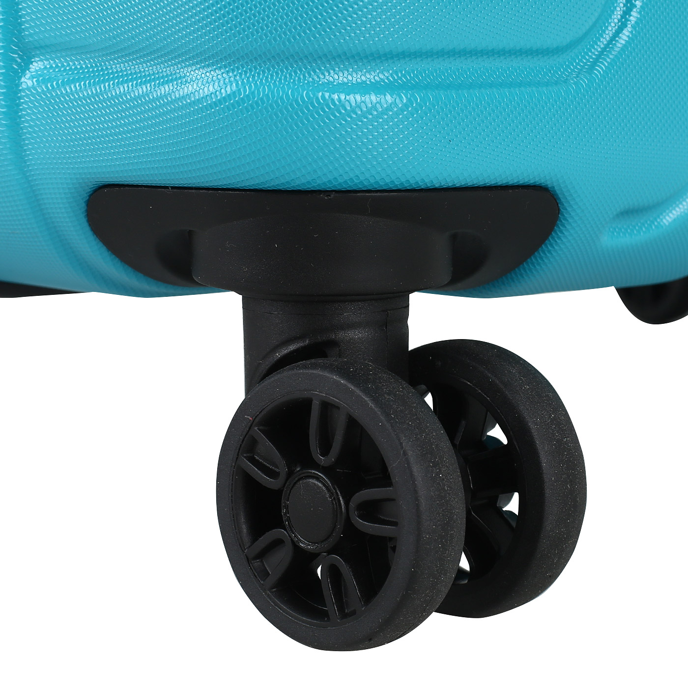 Чемодан средний M из поликарбоната с кодовым замком American Tourister Mighty Maze