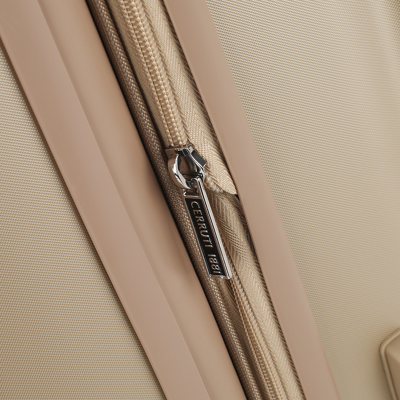 Чемодан маленький S из поликарбоната с кодовым замком Cerruti 1881 Florence