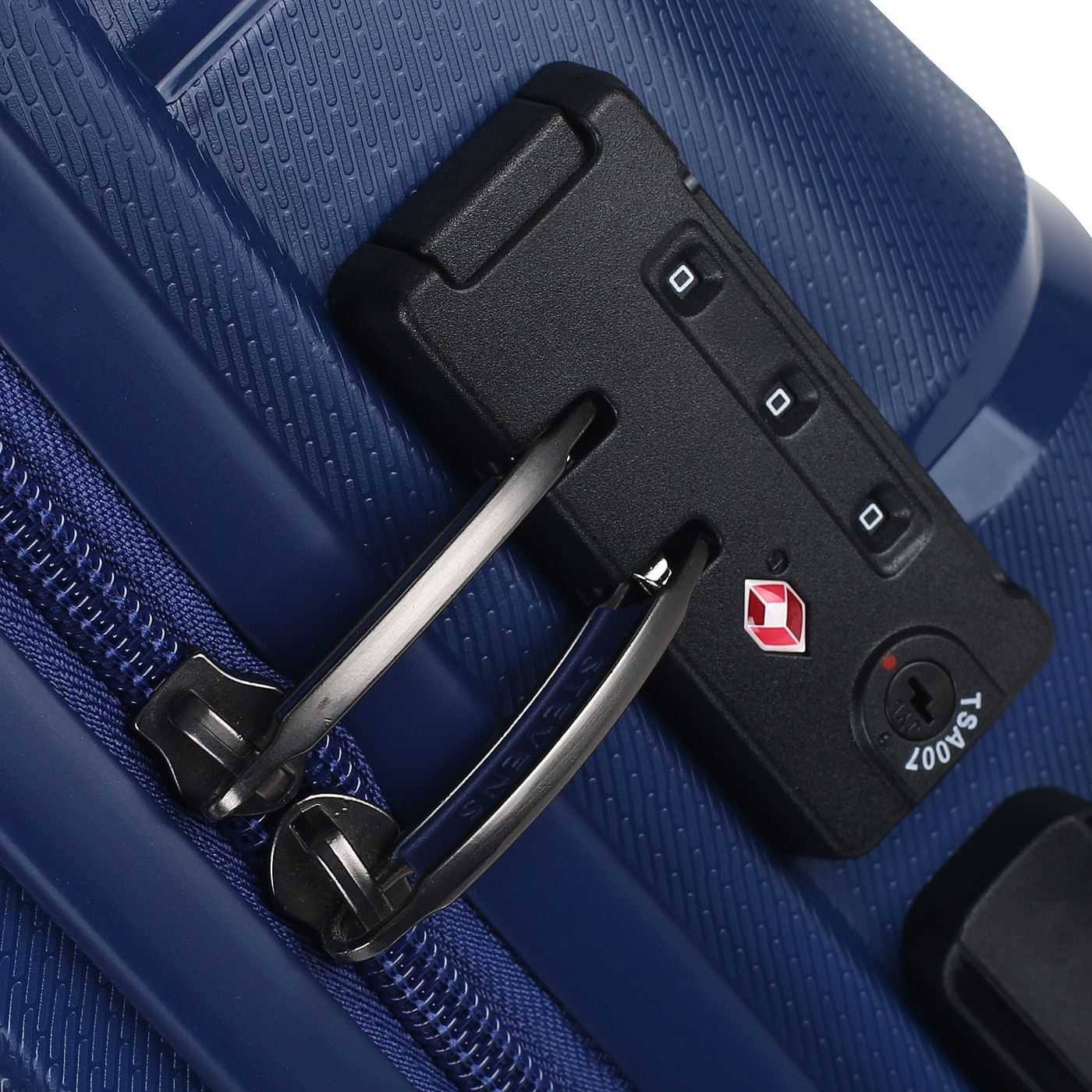 Чемодан средний M из полипропилена с кодовым замком Stevens Soho 2.0