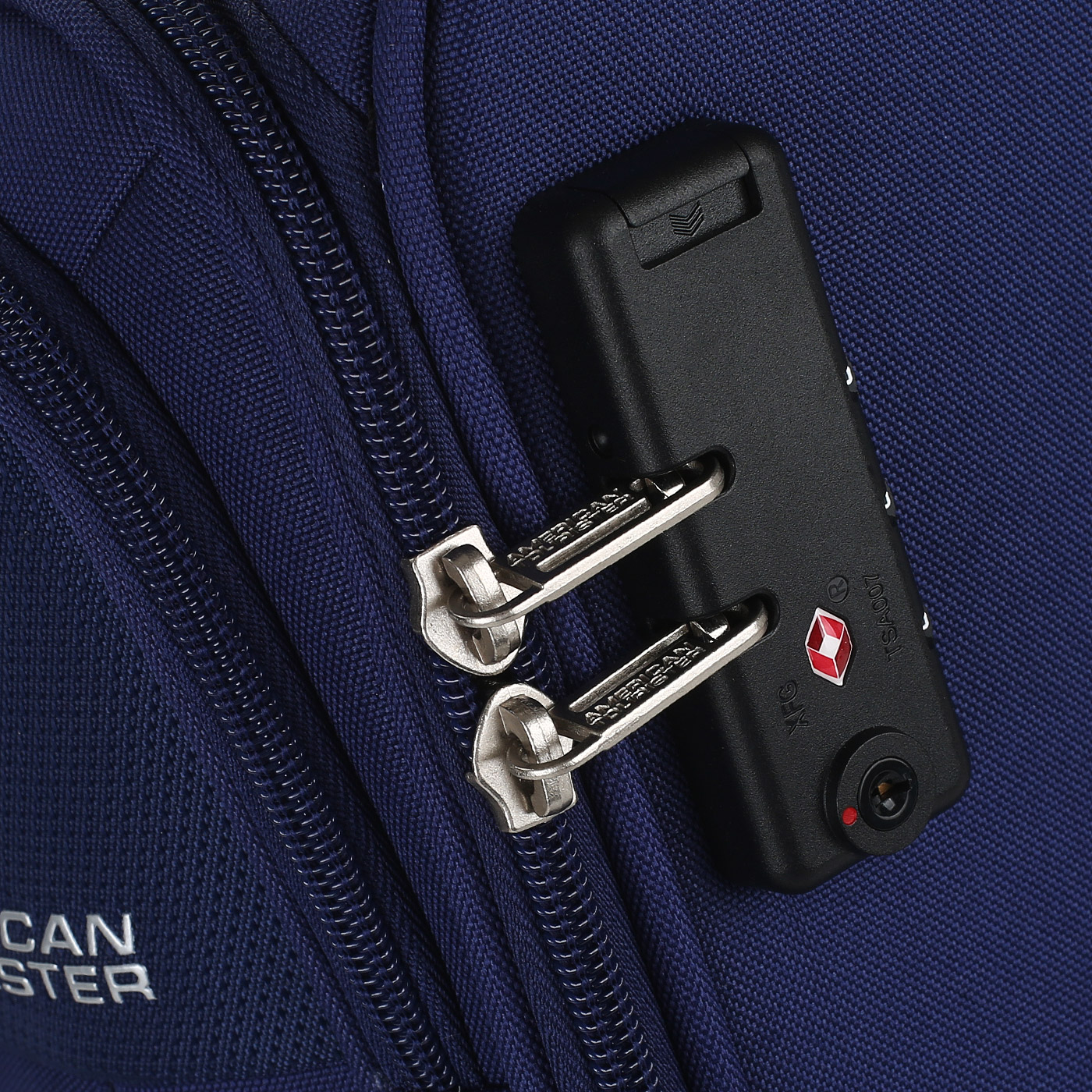 Чемодан средний M тканевый с кодовым замком American Tourister Heat Wave