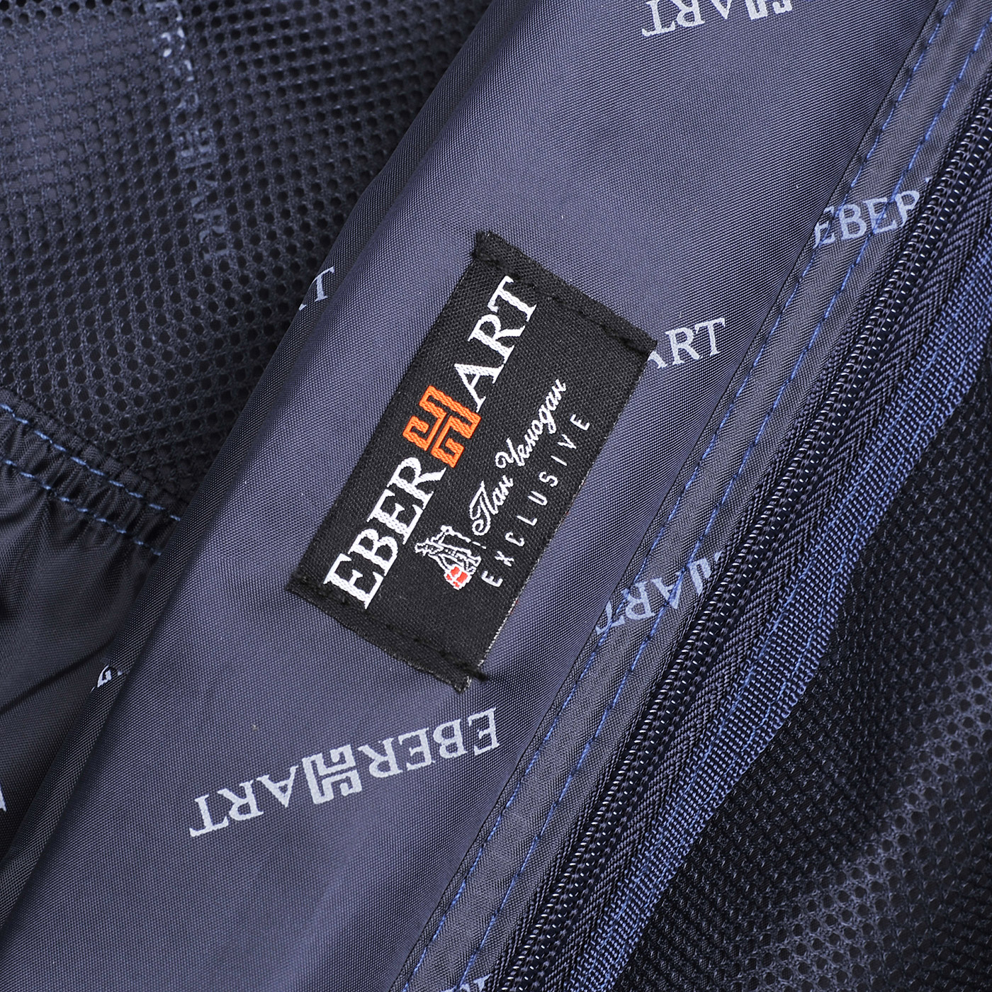 Чемодан маленький S из поликарбоната Eberhart Emerald Glow-2