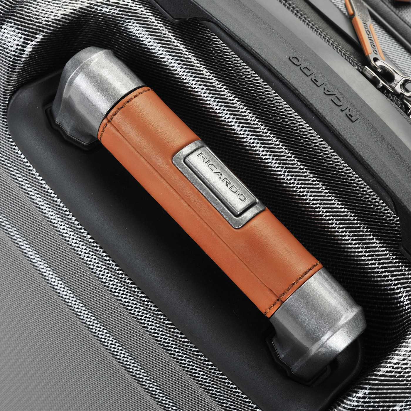 Чемодан маленький S из поликарбоната Makrolon с кодовым замком Ricardo Ocean Drive