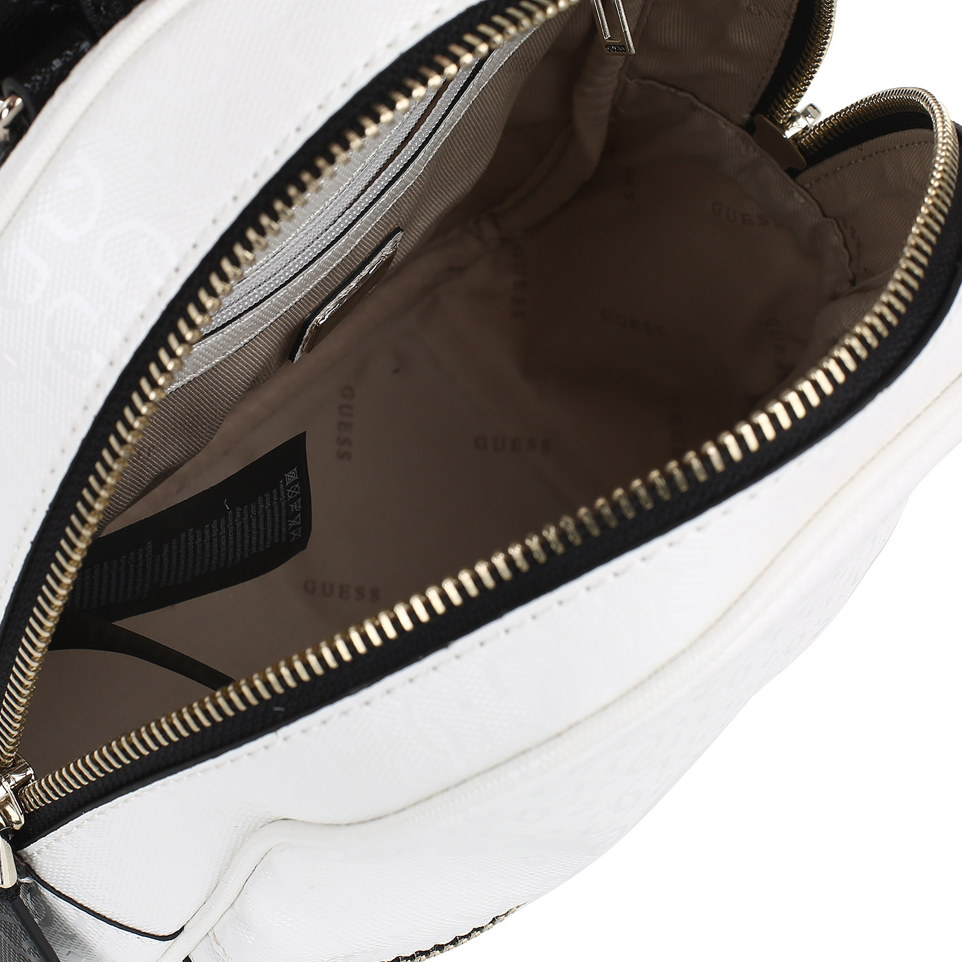 Тисненый рюкзак Guess Shannon