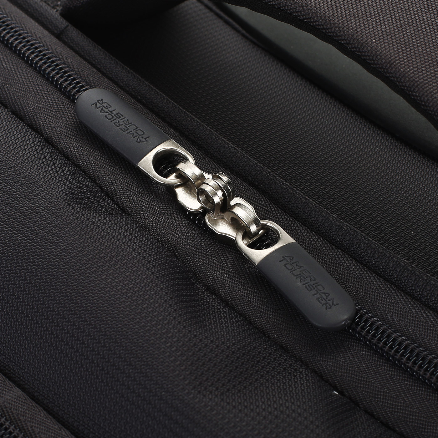 Дорожная сумка на колесах American Tourister Road Quest