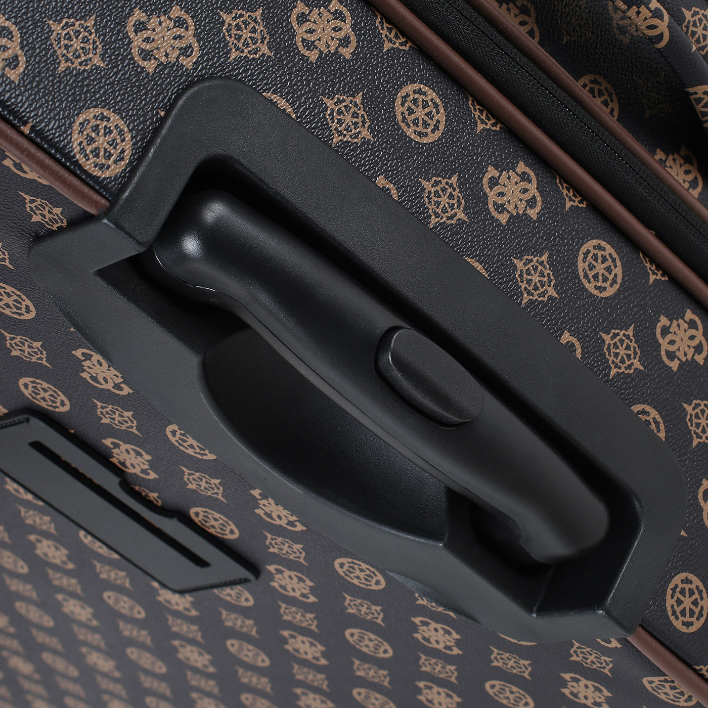 Чемодан тисненый Guess Peony