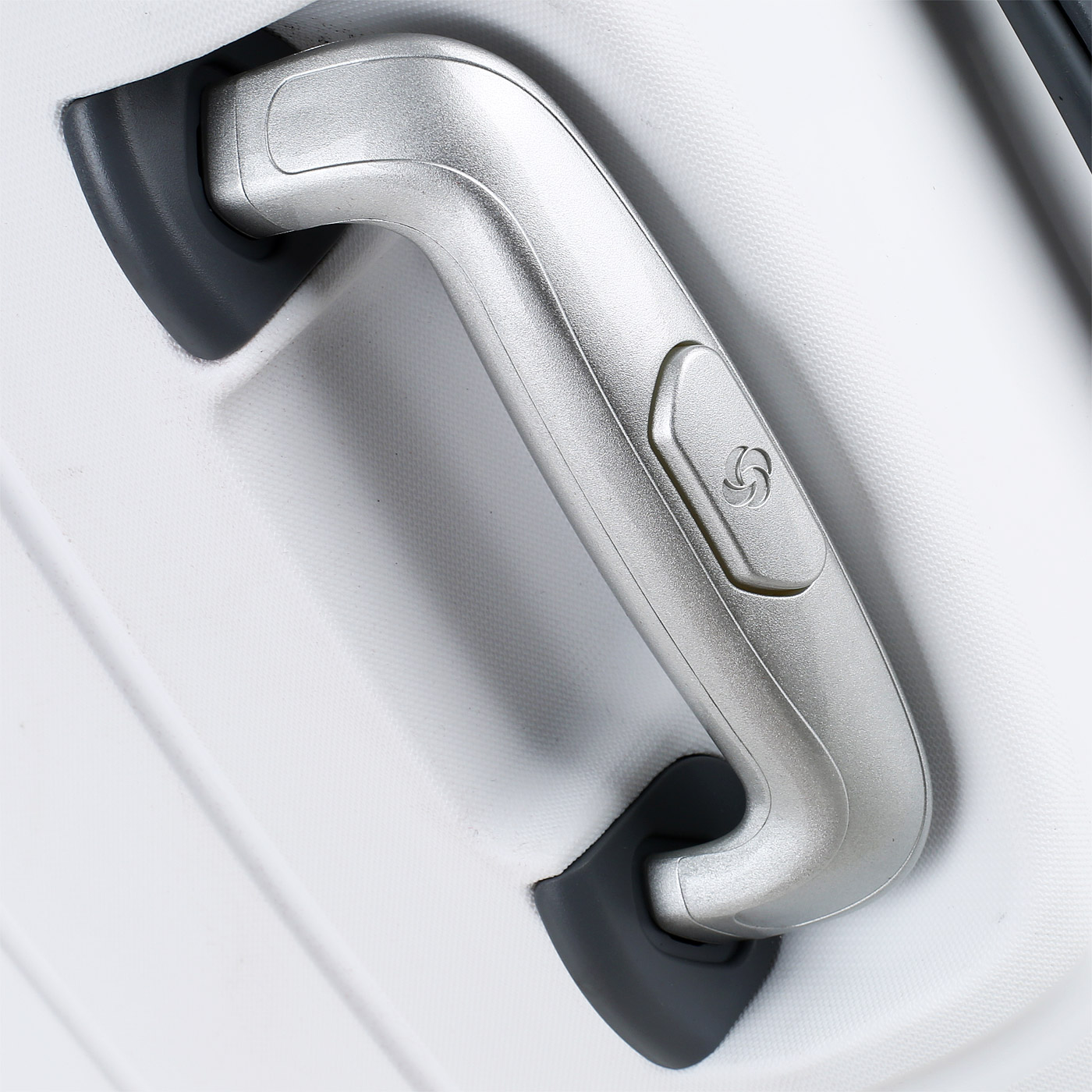 Чемодан средний M из полипропилена с кодовым замком Samsonite Flux