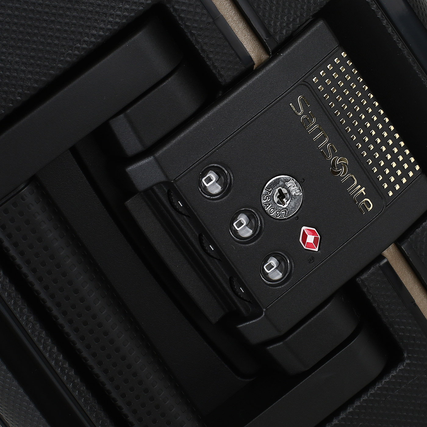 Чемодан для ручной клади из полипропилена Samsonite S’Cure DLX