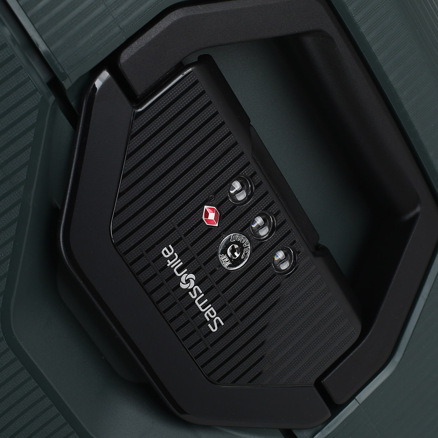 Чемодан большой L из полипропилена с кодовым замком Samsonite Magnum ECO