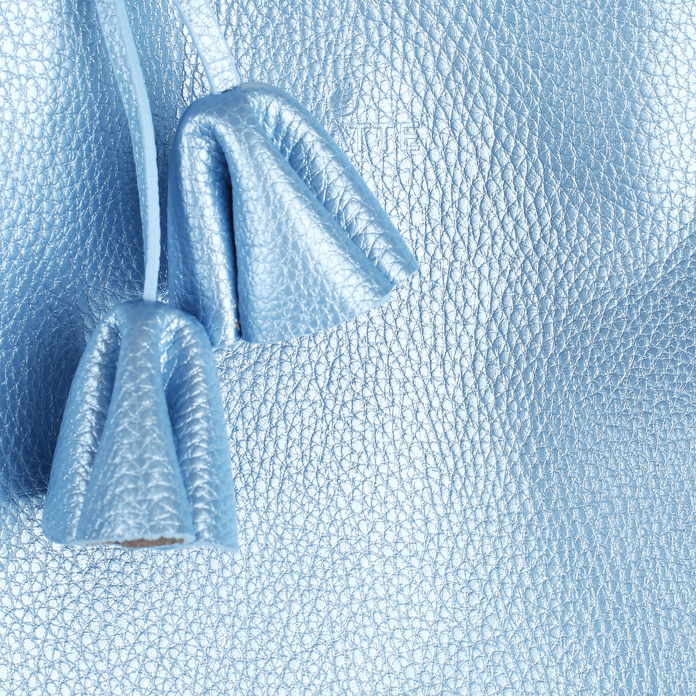 Женская сумочка из натуральной кожи с ремешком Chatte 