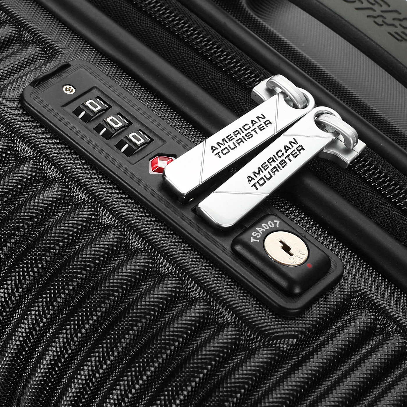 Чемодан для ручной клади из поликарбоната с кодовым замком American Tourister Modern Dream