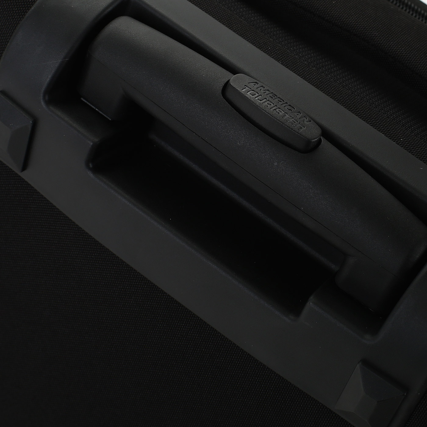 Чемодан для ручной клади тканевый с кодовым замком American Tourister Holiday Heat