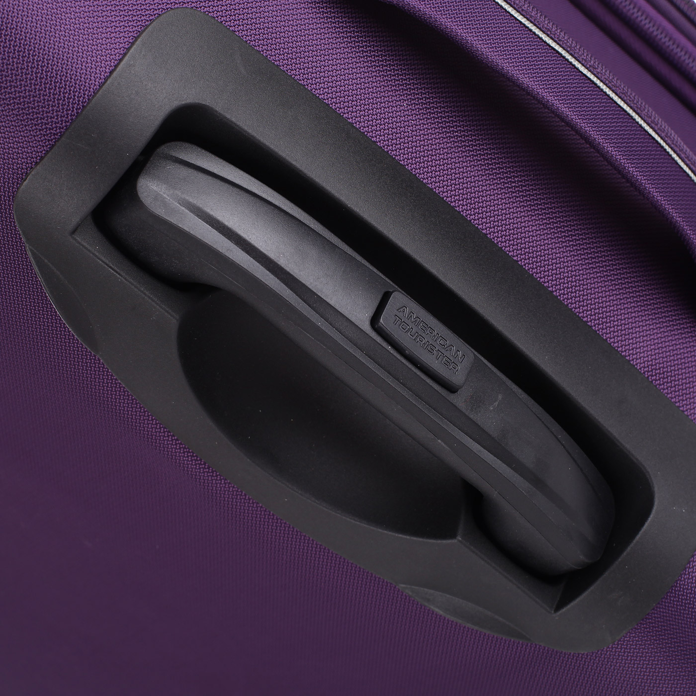 Чемодан средний M тканевый с кодовым замком American Tourister Atlantis