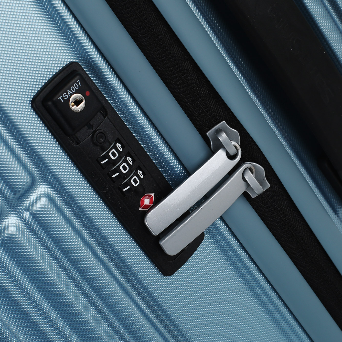 Чемодан средний M из поликарбоната с кодовым замком Samsonite Orfeo