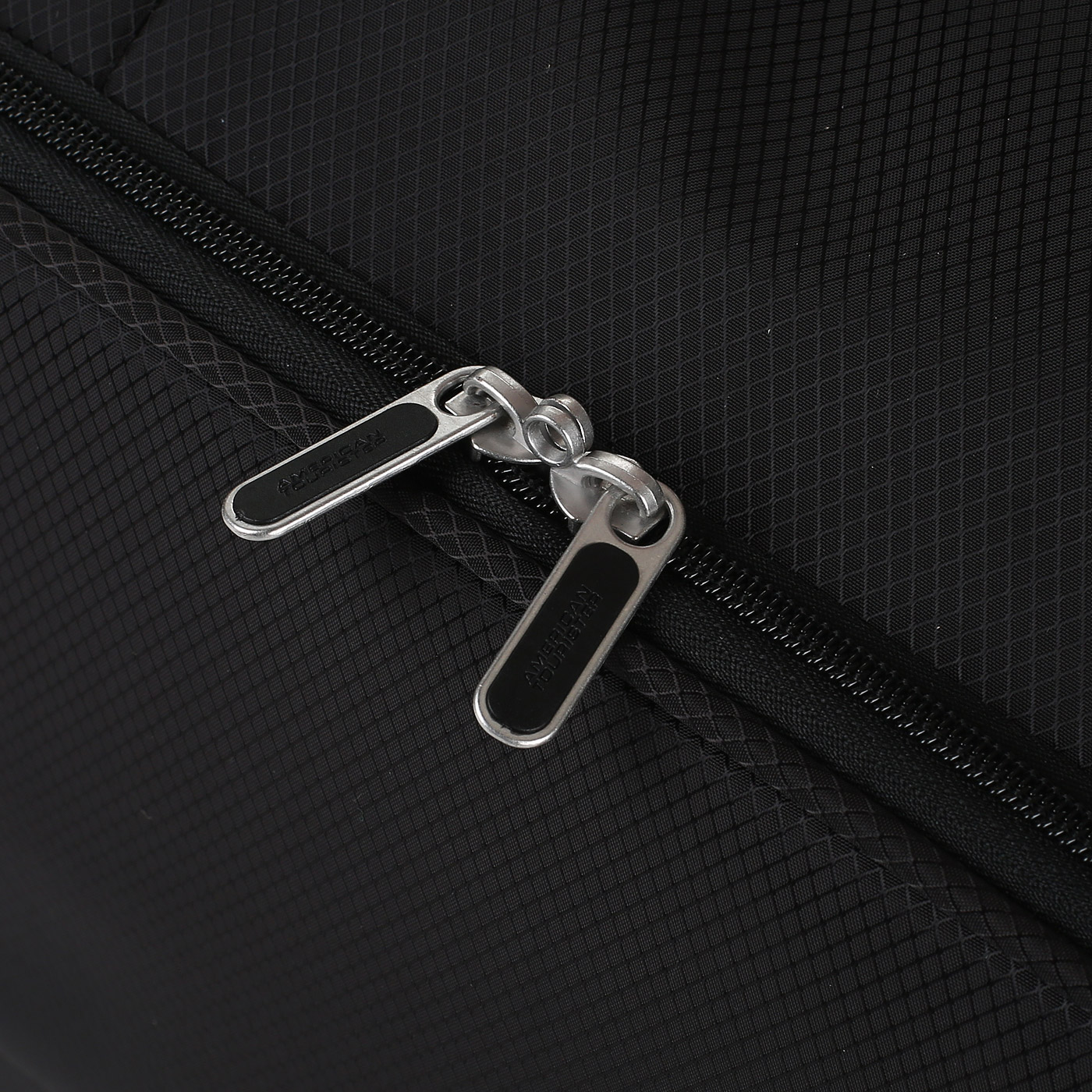 Чемодан большой L тканевый American Tourister Litewing