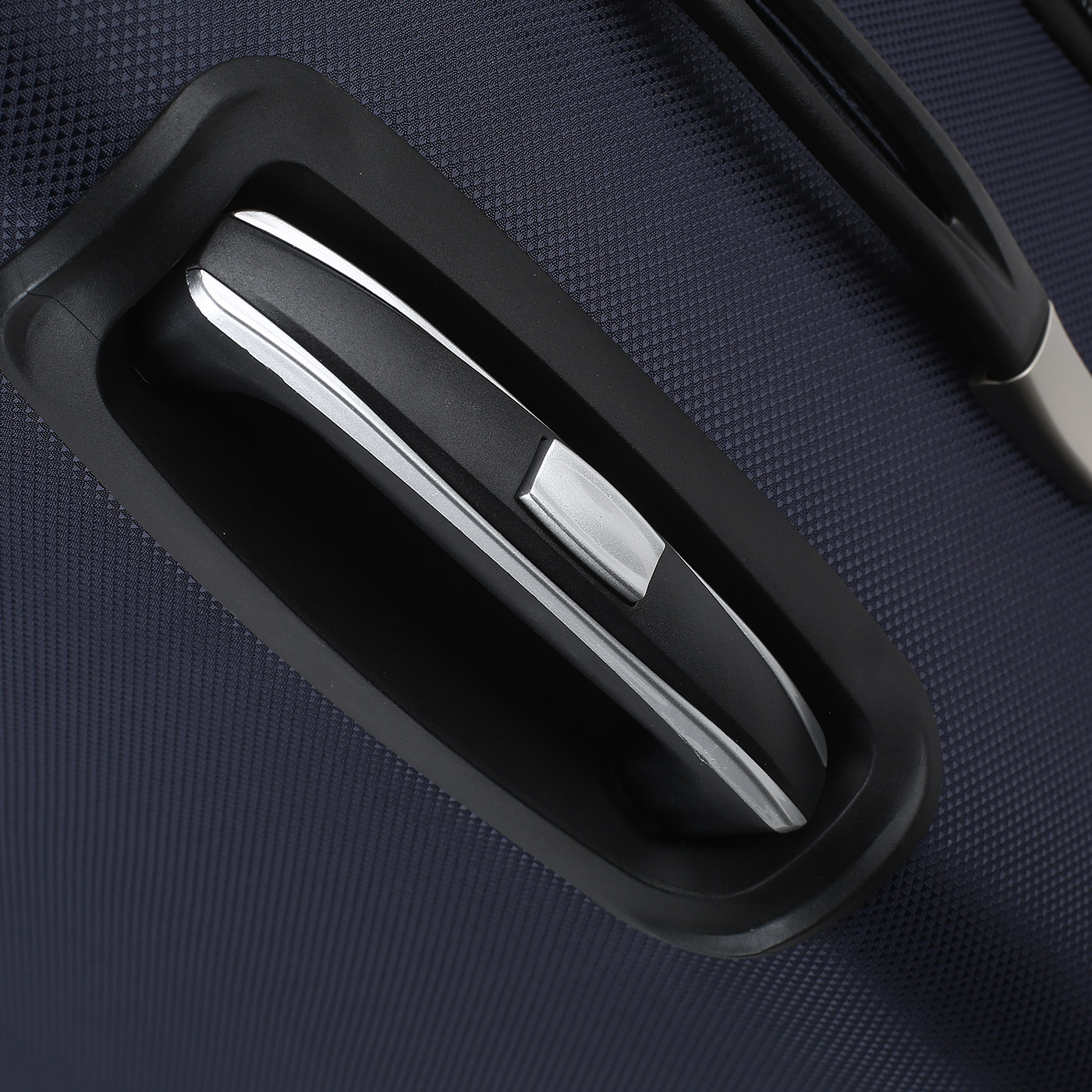 Чемодан большой L тканевый с кодовым замком Ricardo Monterey 2.0