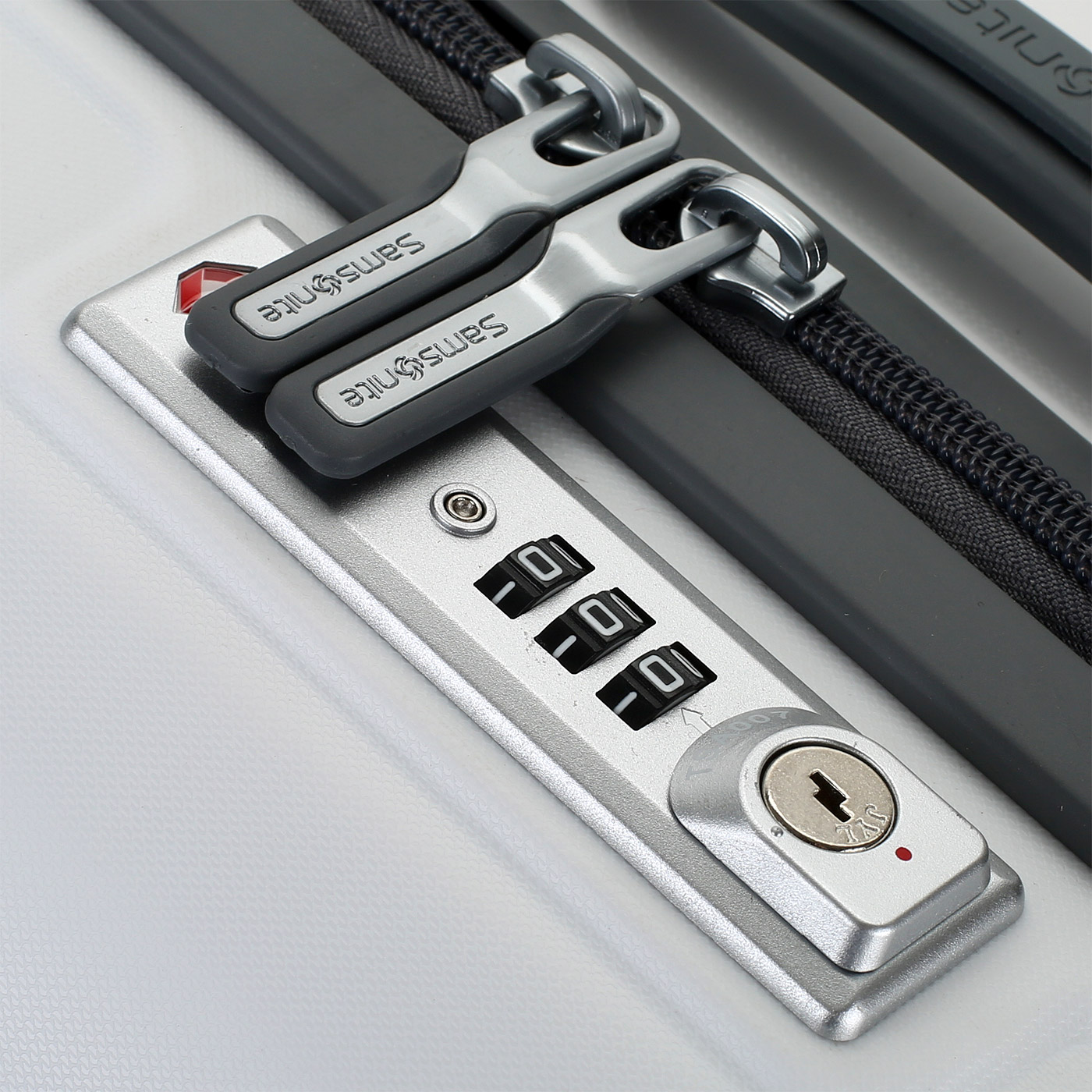Чемодан для ручной клади из полипропилена с кодовым замком Samsonite Flux