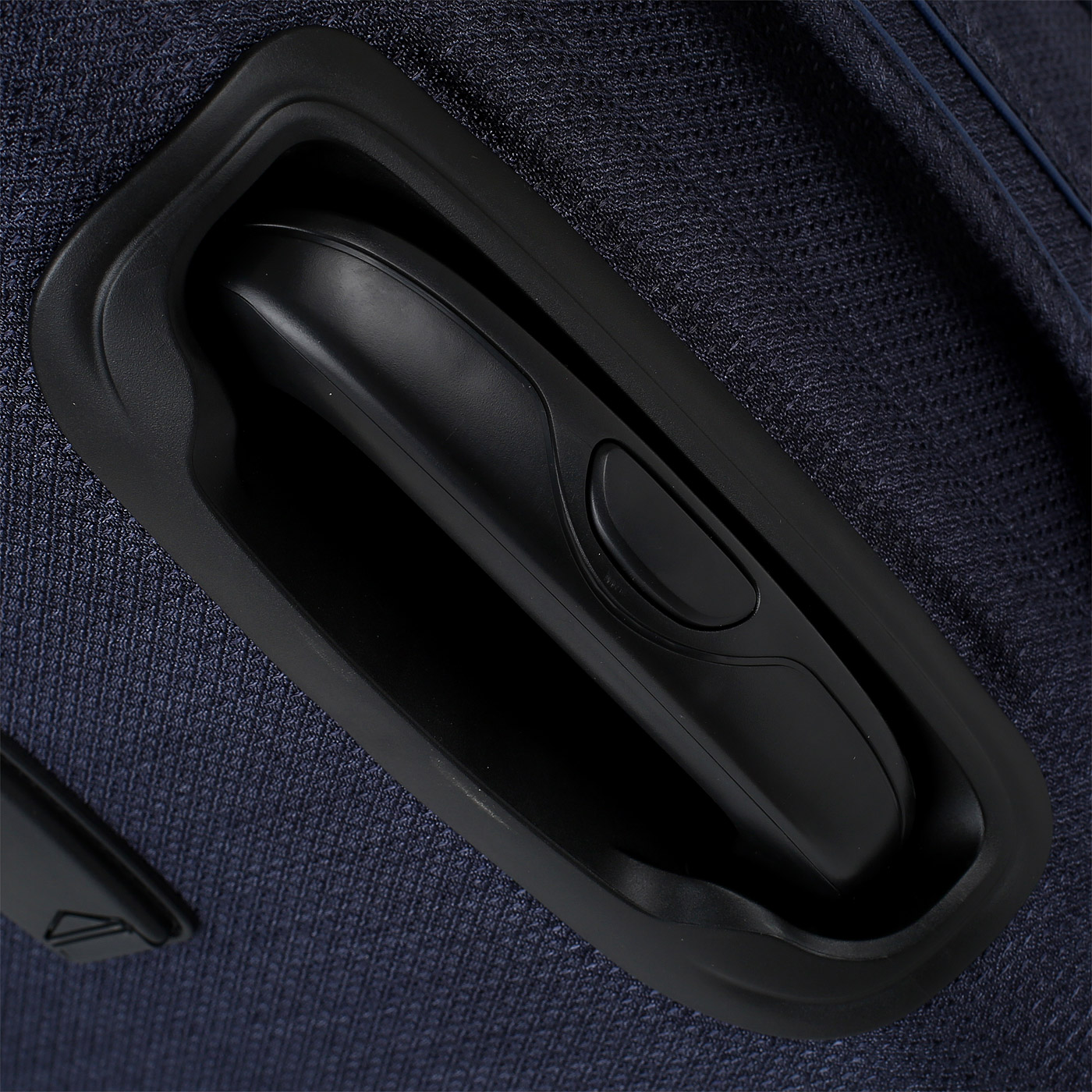 Чемодан средний M тканевый American Explorer Boone