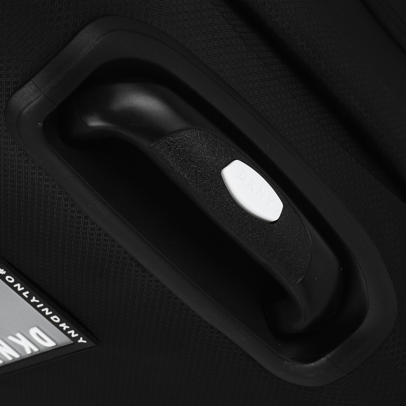 Чемодан средний M тканевый с кодовым замком DKNY DKNY-305 Globe Trotter