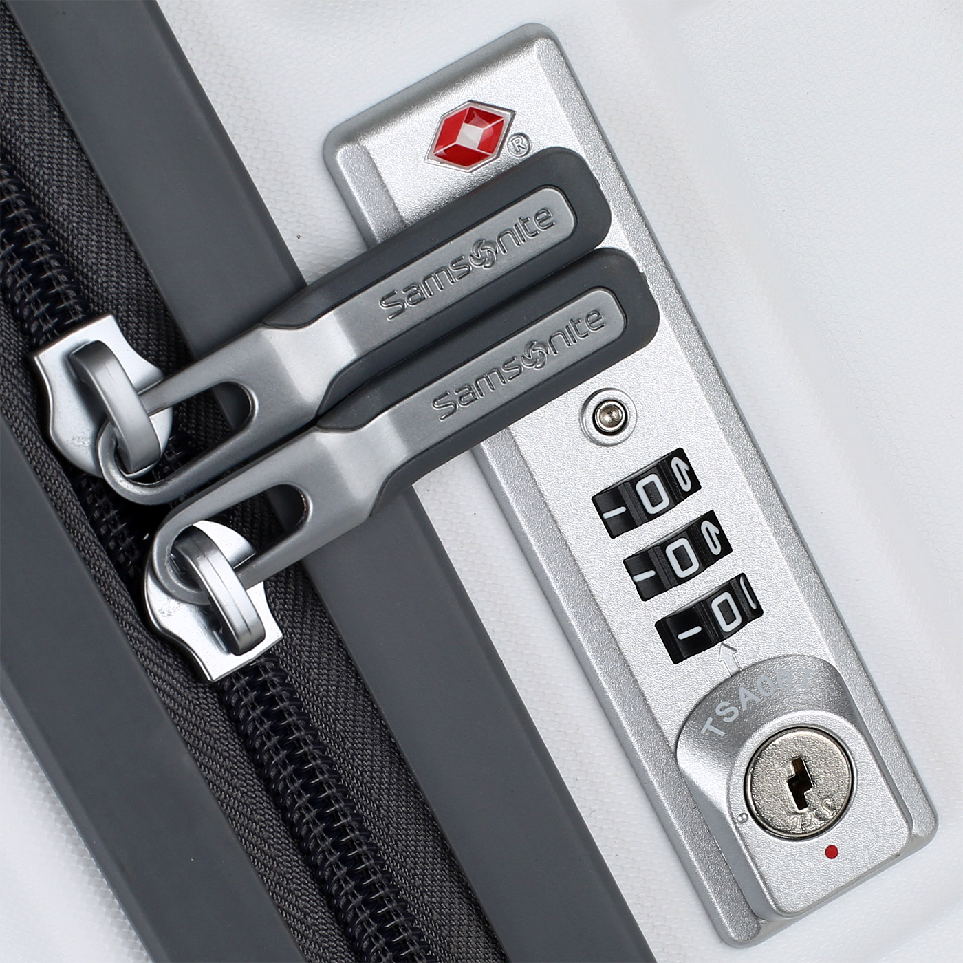 Чемодан большой L из полипропилена с кодовым замком Samsonite Flux