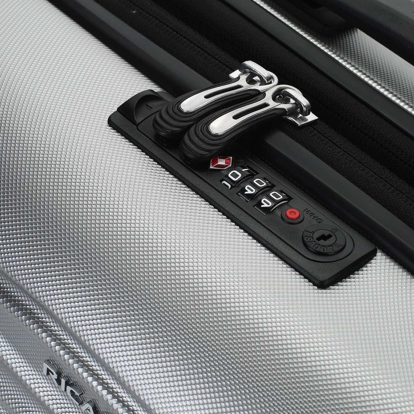 Чемодан маленький S из ABS-пластика с кодовым замком Ricardo Santa Cruz 7.0