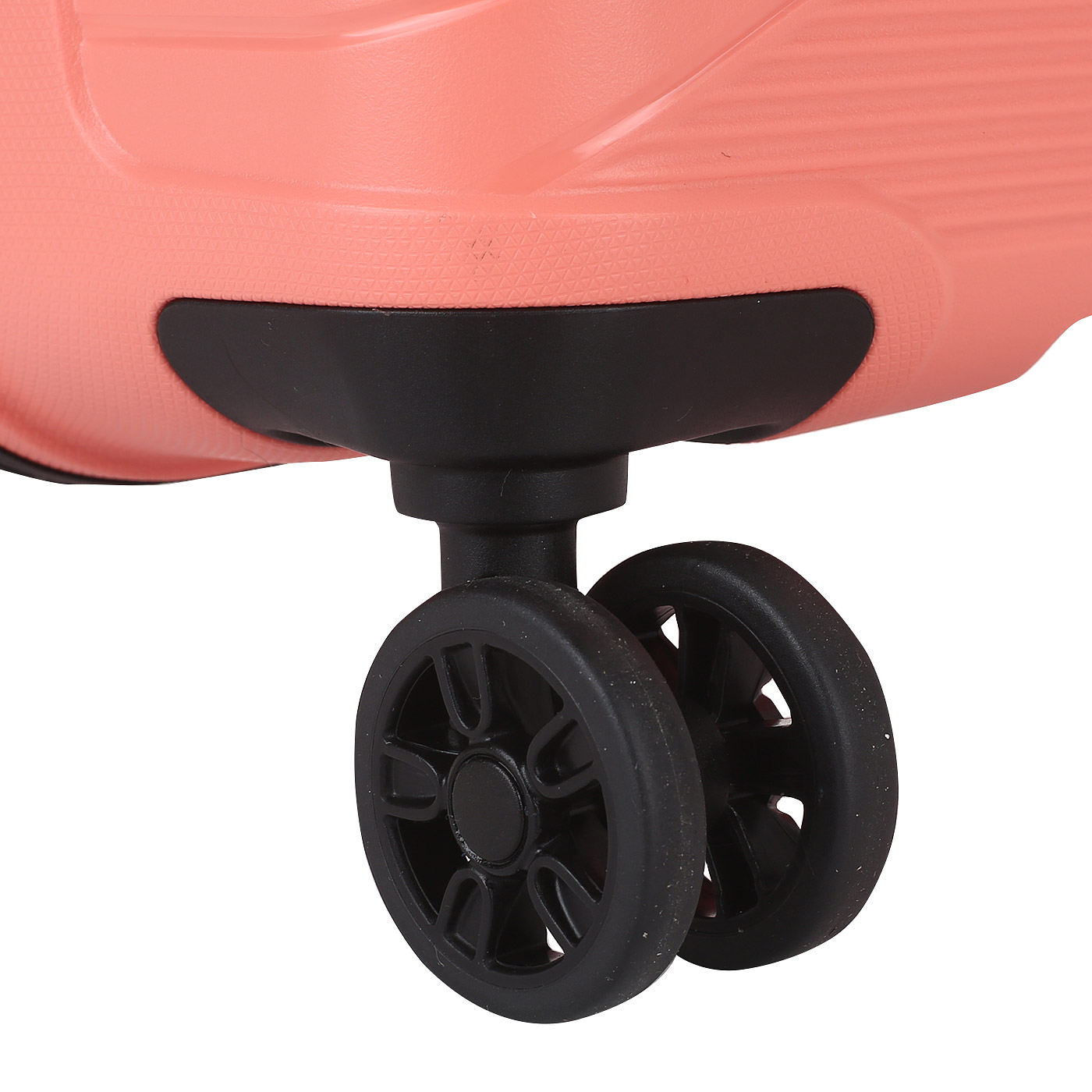 Чемодан средний M из полипропилена с кодовым замком American Tourister Airconic