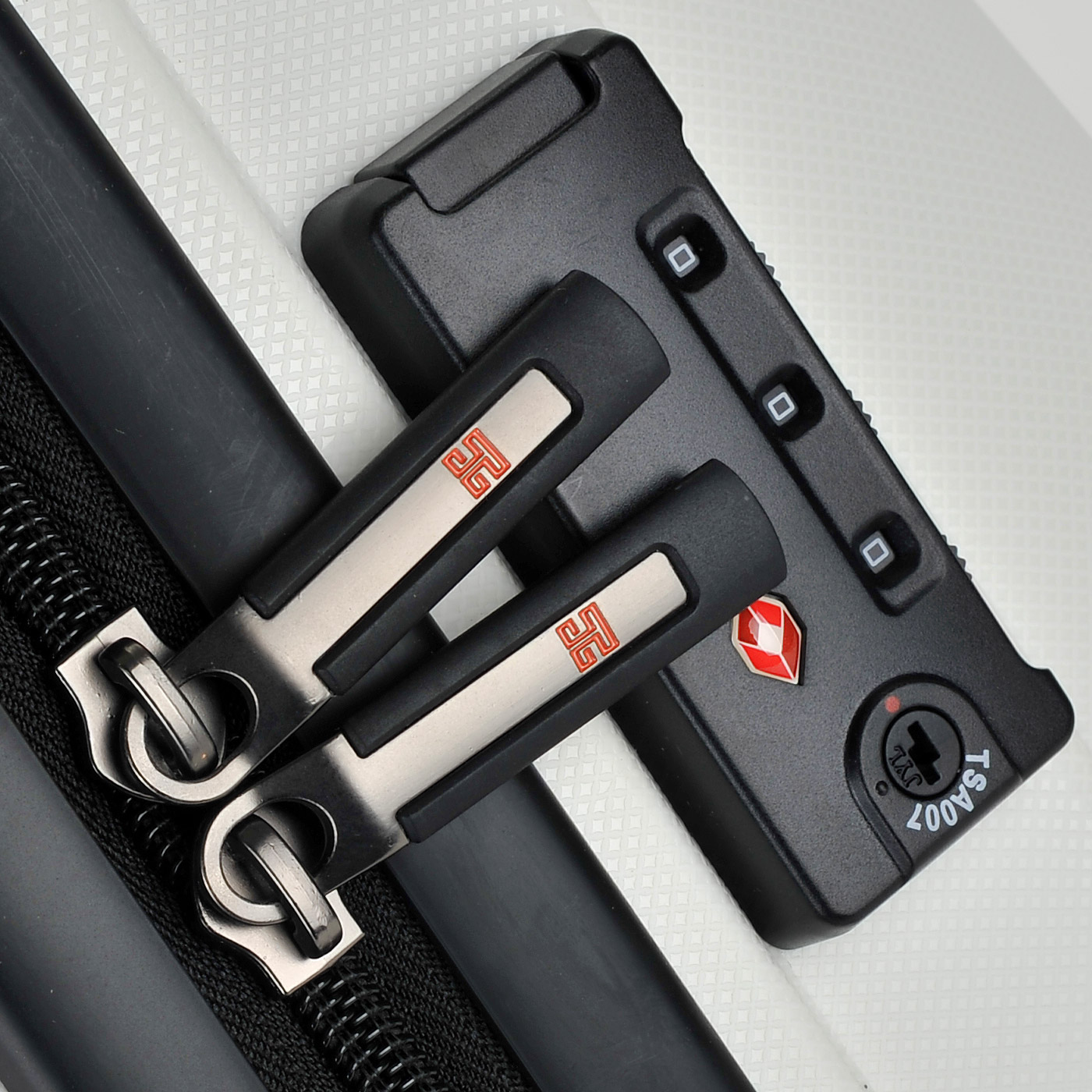 Чемодан большой L из полипропилена с кодовым замком Eberhart Mystique