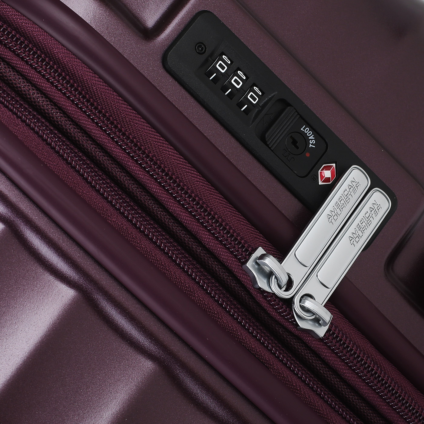 Чемодан средний M из ABS-пластика с кодовым замком American Tourister Jetglam