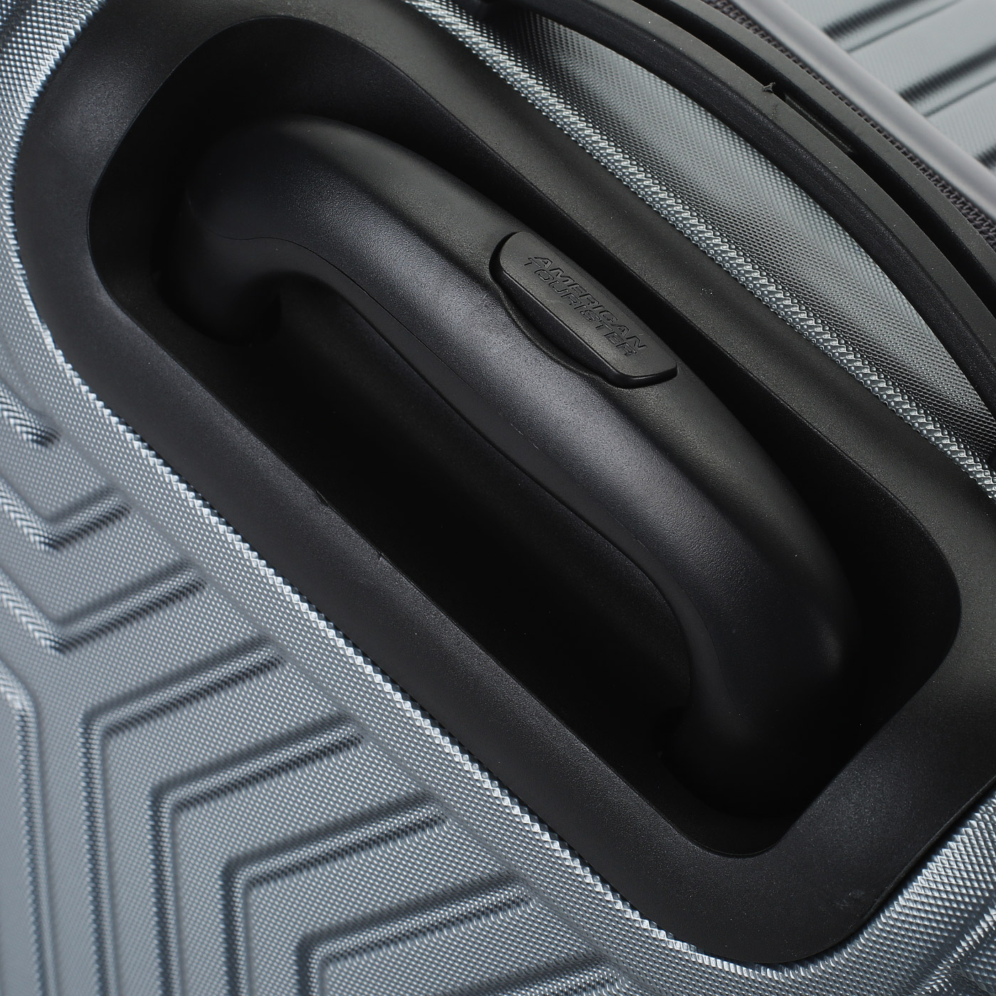 Чемодан маленький S из ABS-пластика с кодовым замком American Tourister Ellen