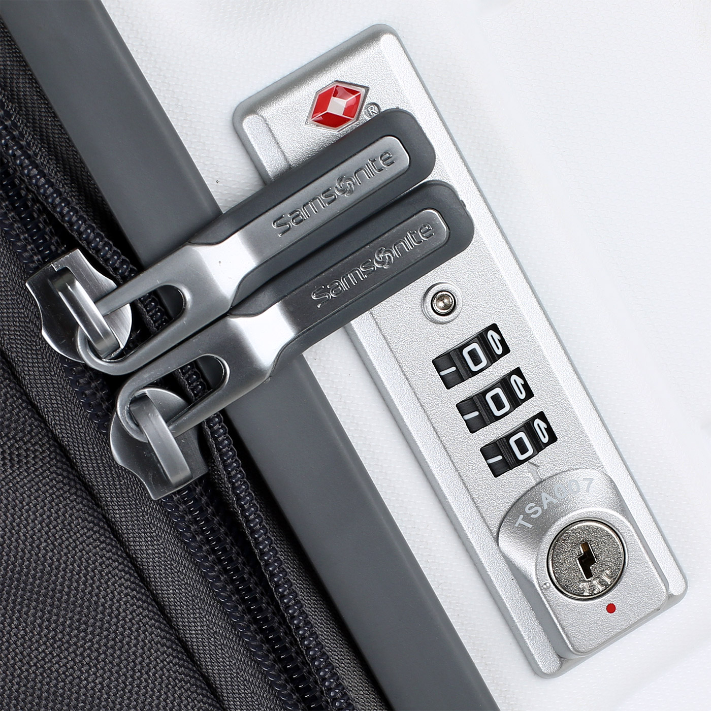 Чемодан большой L из полипропилена с кодовым замком Samsonite Flux