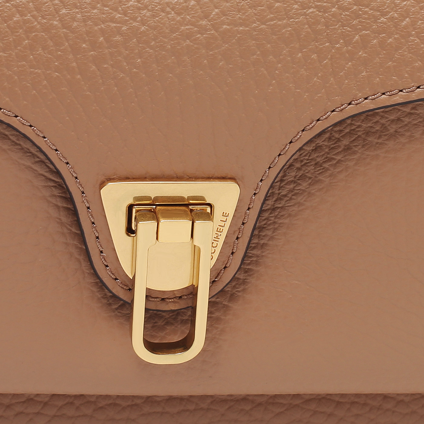 Сумка через плечо Coccinelle Beat Soft Ribb